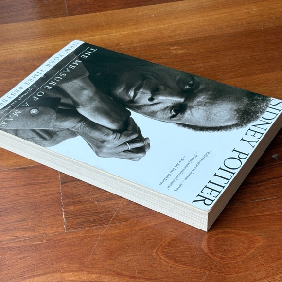 The Measure of a Man: A Spiritual Autobiography by Sidney Poitier - Picture 3 of 8